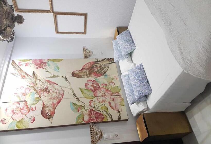 اتاق لوکس با وان آب گرم, Hostel Mayflowers