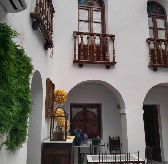 اتاق لوکس, Hostel Mayflowers