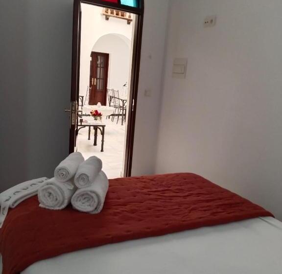 اتاق لوکس, Hostel Mayflowers