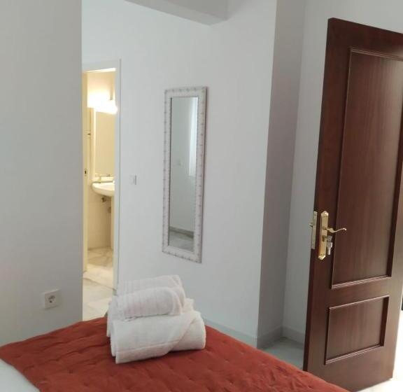 اتاق لوکس, Hostel Mayflowers