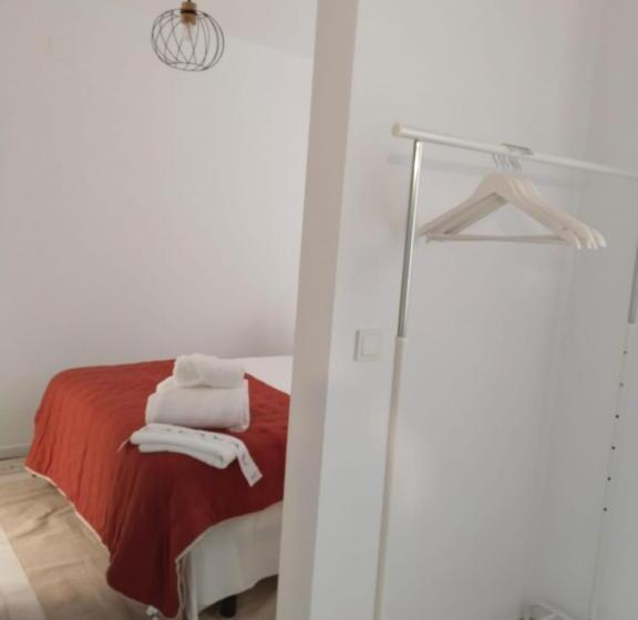 اتاق لوکس, Hostel Mayflowers