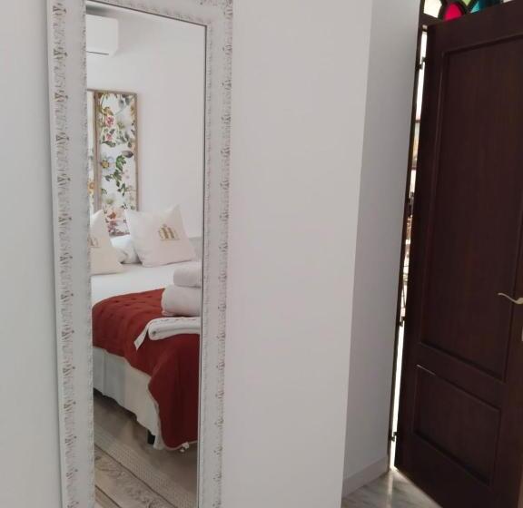 اتاق لوکس, Hostel Mayflowers