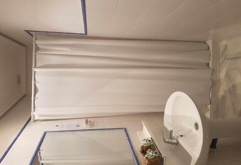 اتاق استاندارد, Hostel Mayflowers