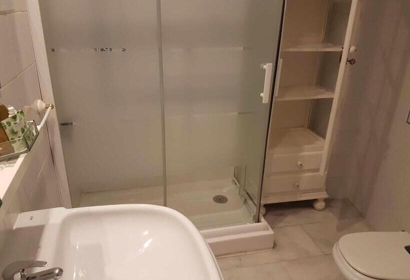 اتاق استاندارد, Hostel Mayflowers