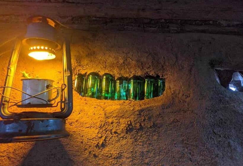 Бунгало Стандарт, Backyard Hostel