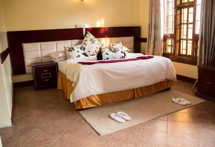 سوییت اجرایی, The Charity Hotel International