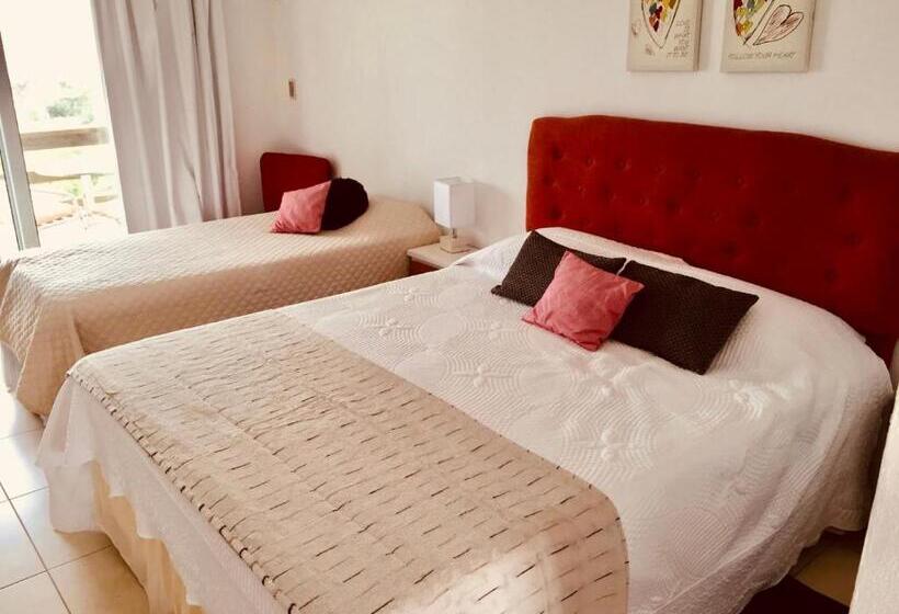 Трехместный Superior Вид на Море, Unique Hotel & Suites