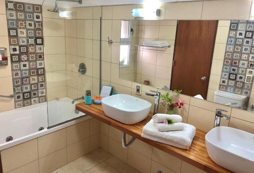 اتاق پریمیوم چهارنفره, Unique Hotel & Suites