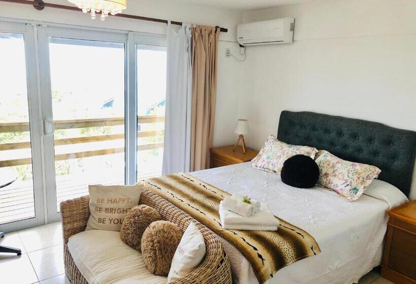 Четырехместный номер Премиум, Unique Hotel & Suites