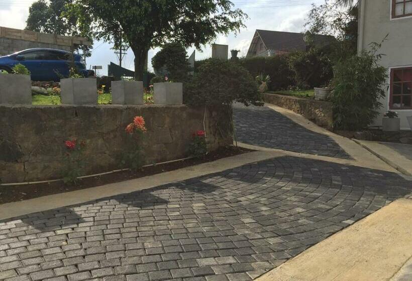 Standard Room, Barcode Residencies   Nuwara Eliya