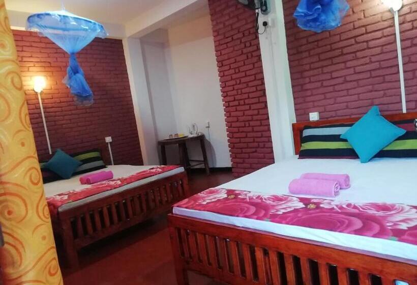 4인용 스탠다드 룸, Eco Salient View