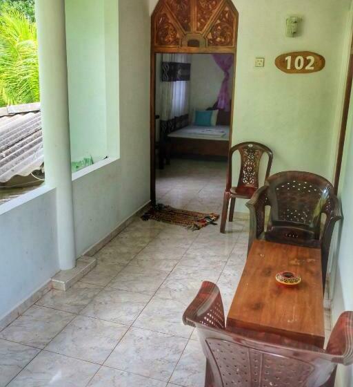 חדר משפחתי נוף לגינה, Golden Rainbow Guest House