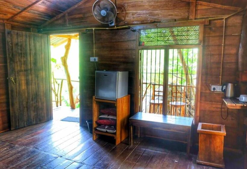 חדר משפחתי נוף להרים, Golden Rainbow Guest House