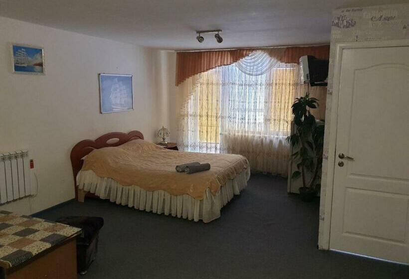 اتاق لوکس خانوادگی, Mini Hotel Vesna