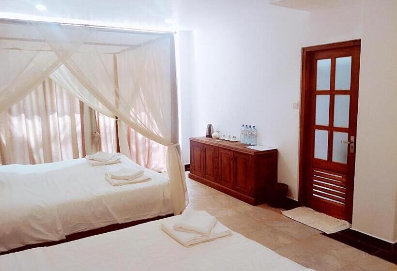 اتاق سه نفره دلوکس با چشم‌انداز دریا, Cardamon Hotel Nilaveli