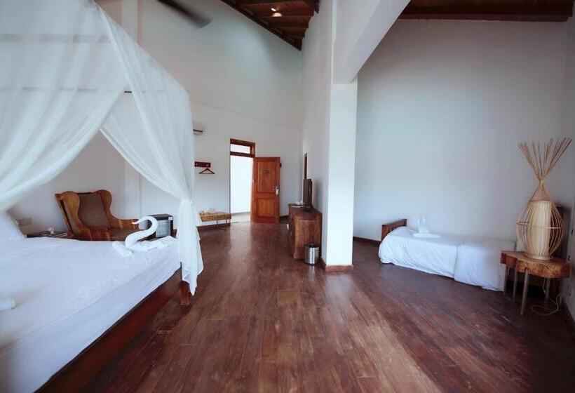 اتاق سه نفره دلوکس با چشم‌انداز دریا, Cardamon Hotel Nilaveli
