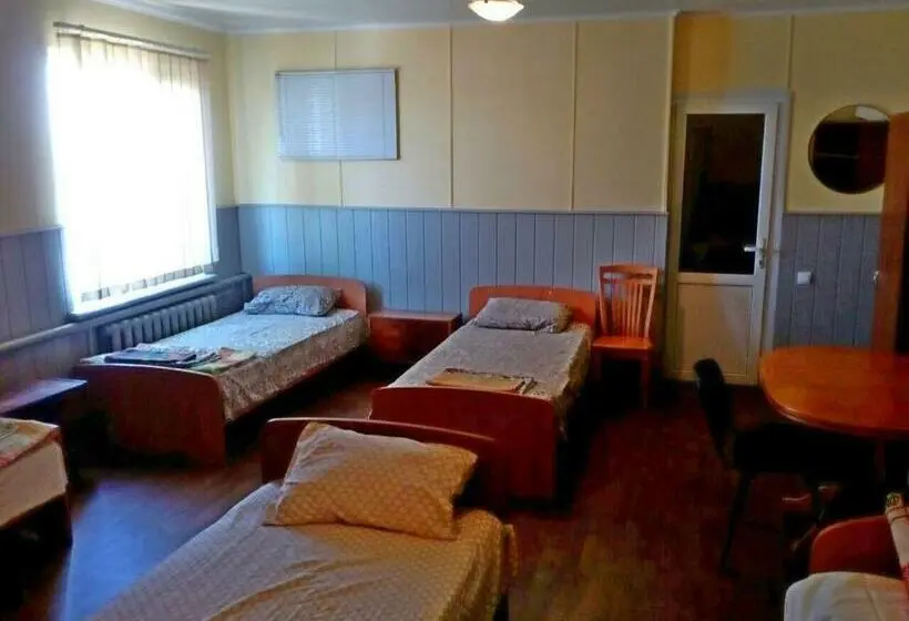 تختخواب در اتاق مشترک, Hostel Mnogoborets F. Klub