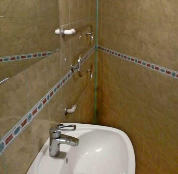 تختخواب در اتاق مشترک, Hostel Mnogoborets F. Klub