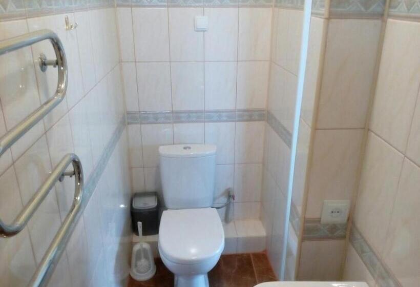 تختخواب در اتاق مشترک, Hostel Mnogoborets F. Klub