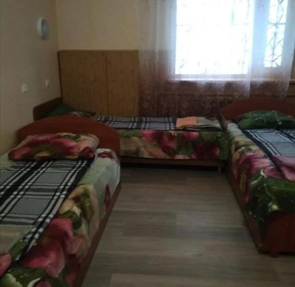 تختخواب در اتاق مشترک, Hostel Mnogoborets F. Klub