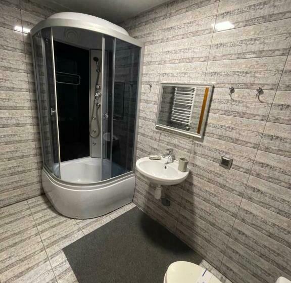 Perhesviitti, садиба рокса