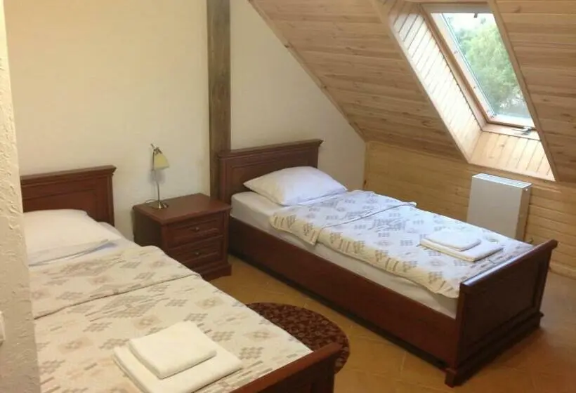 Quarto Estandar, Chalet