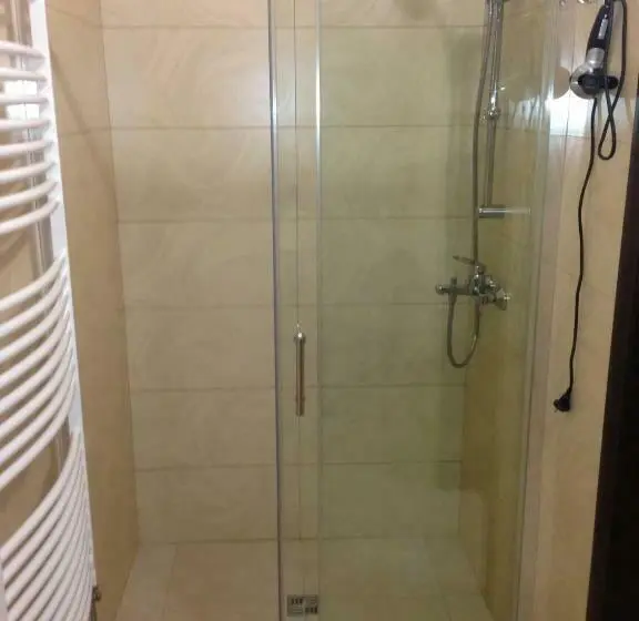 Quarto Estandar, Chalet