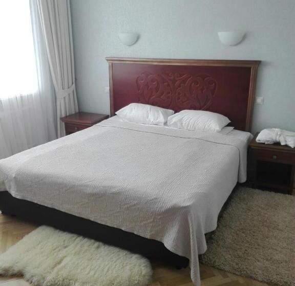 套房, Dnipro