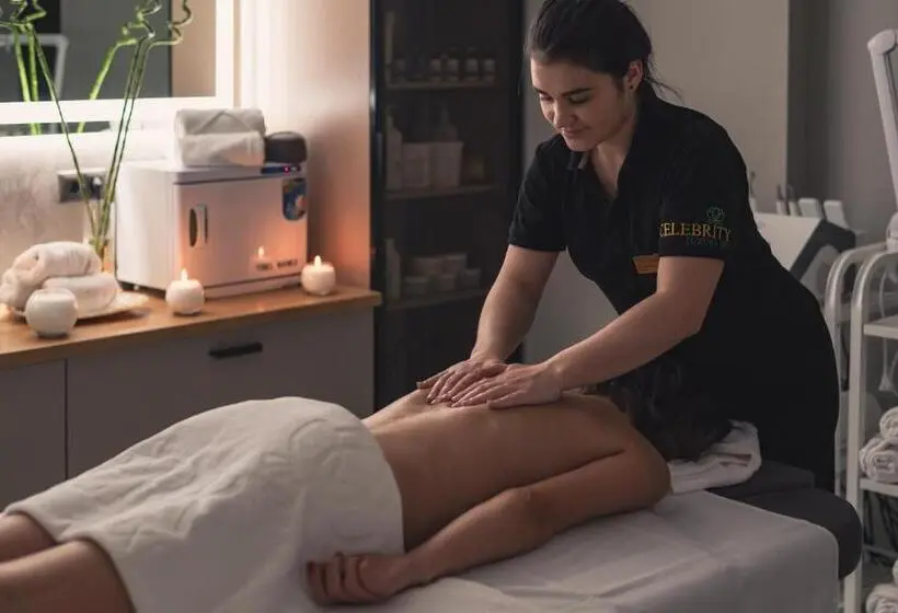سوئیت با بالکن, F&b Spa Resort