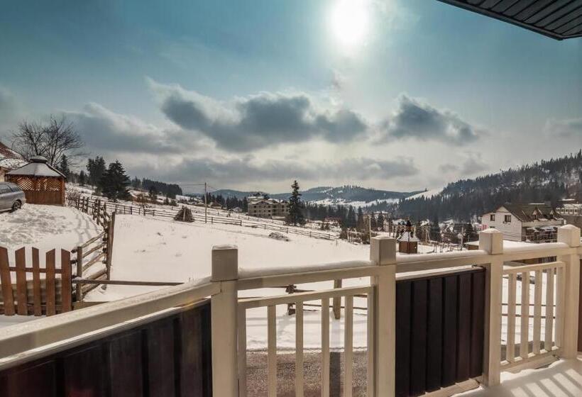 سوئیت با بالکن, F&b Spa Resort