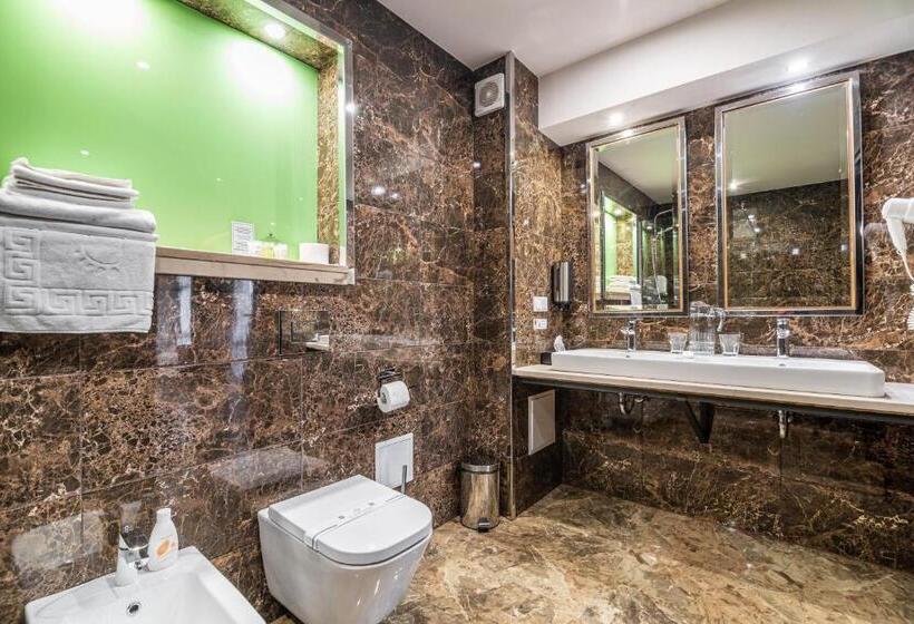 اتاق لوکس, F&b Spa Resort