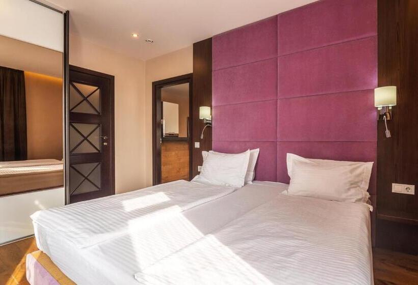 اتاق لوکس خانوادگی, F&b Spa Resort