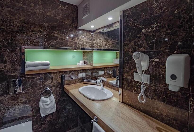 سوییت جونیور سوپریور, F&b Spa Resort