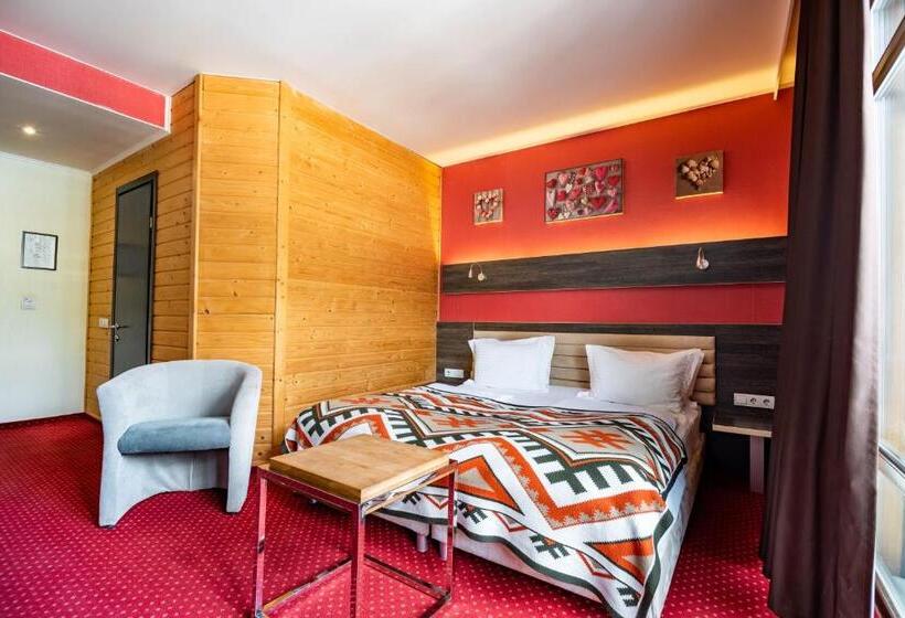 اتاق استاندارد با بالکن, F&b Spa Resort