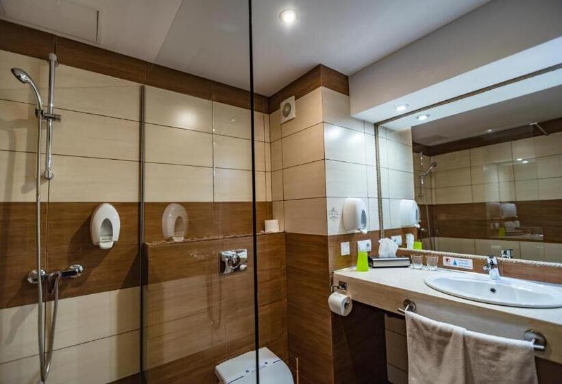 اتاق استاندارد با تراس, F&b Spa Resort