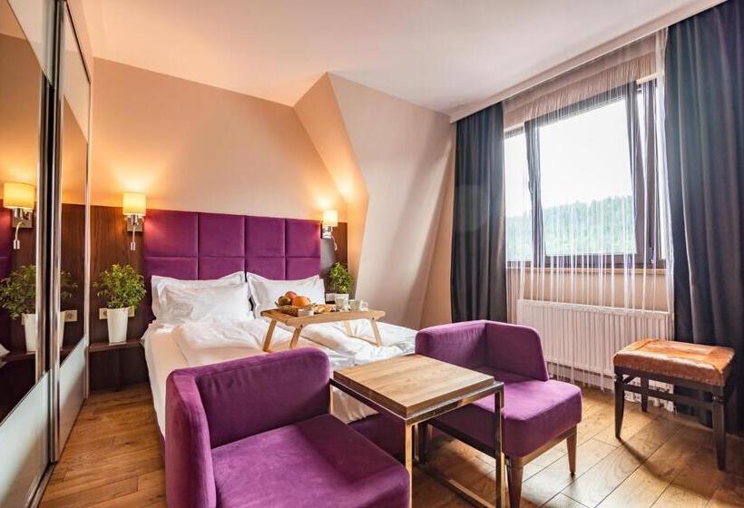 اتاق خانوادگی با چشم‌انداز کوه, F&b Spa Resort