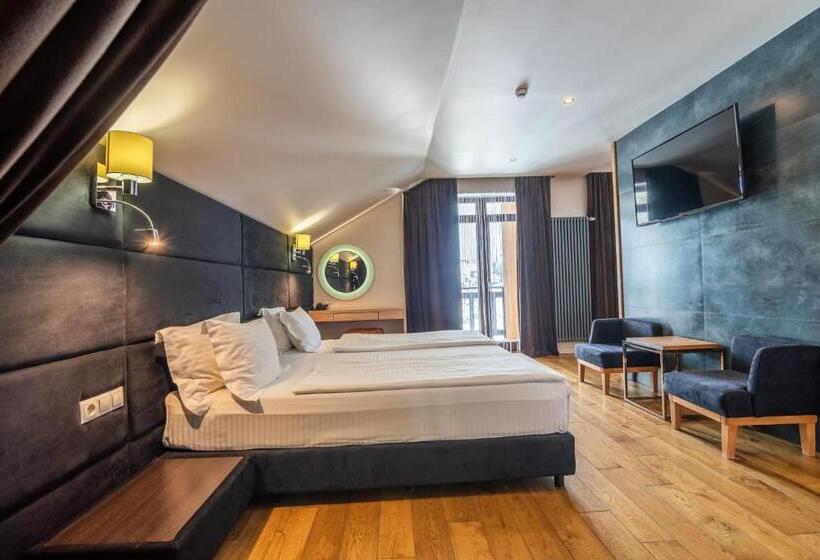 سوییت لوکس, F&b Spa Resort