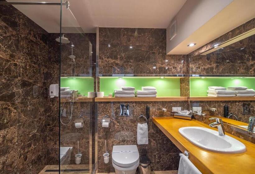 سوییت خانوادگی, F&b Spa Resort