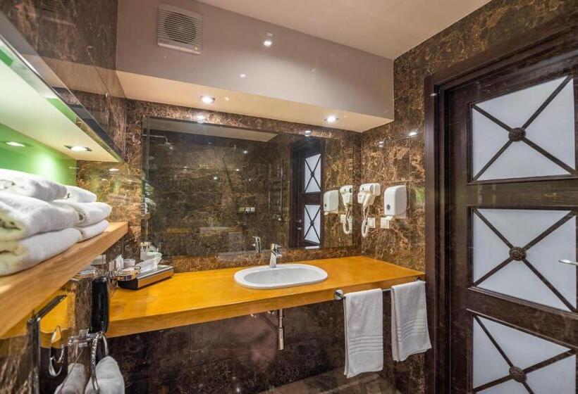 سوییت خانوادگی, F&b Spa Resort