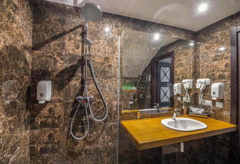 Economy Triple Room, F&b Spa Resort