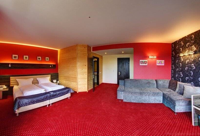 سوئیت با بالکن, F&b Spa Resort