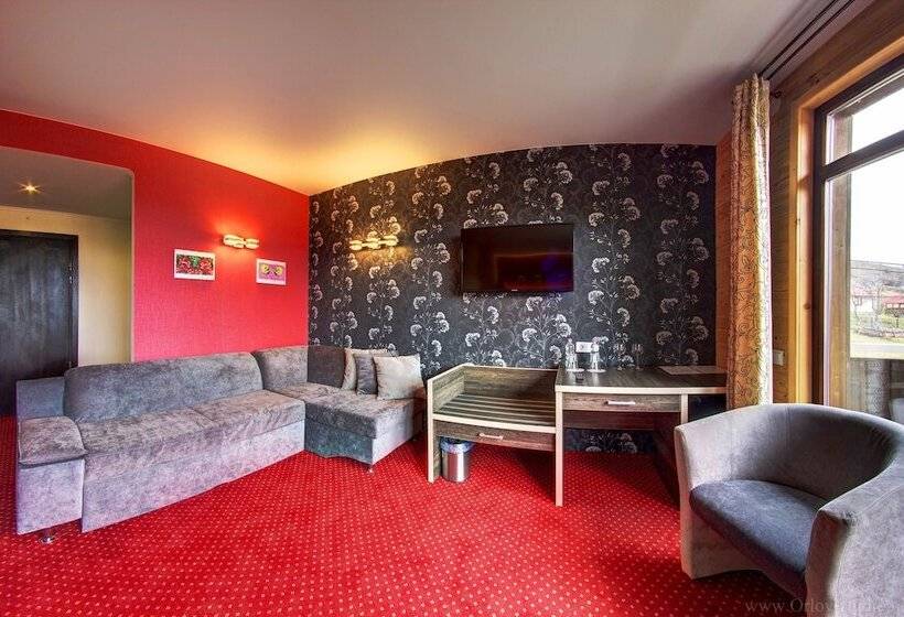 سوئیت با بالکن, F&b Spa Resort