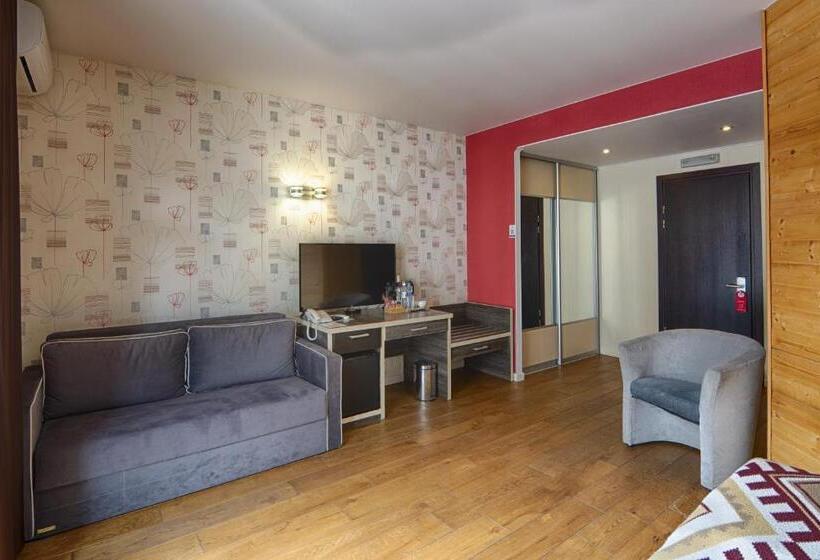 اتاق استاندارد با بالکن, F&b Spa Resort