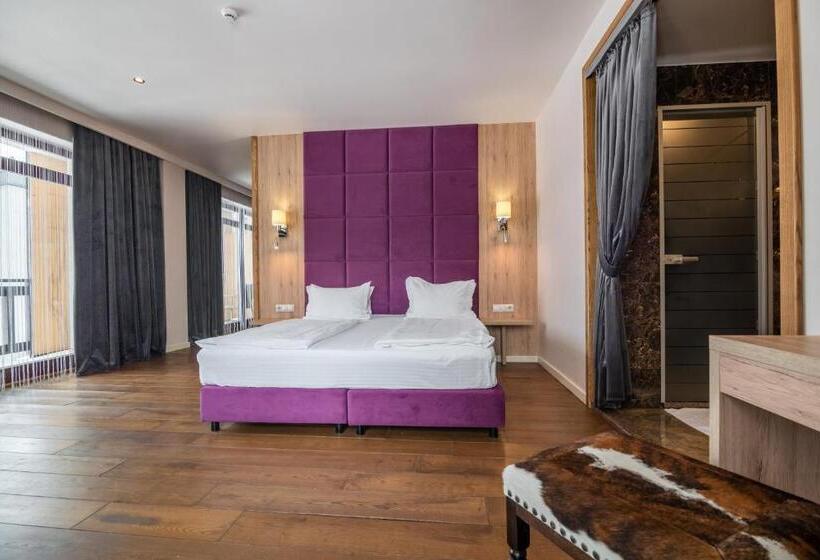 سوییت لوکس, F&b Spa Resort