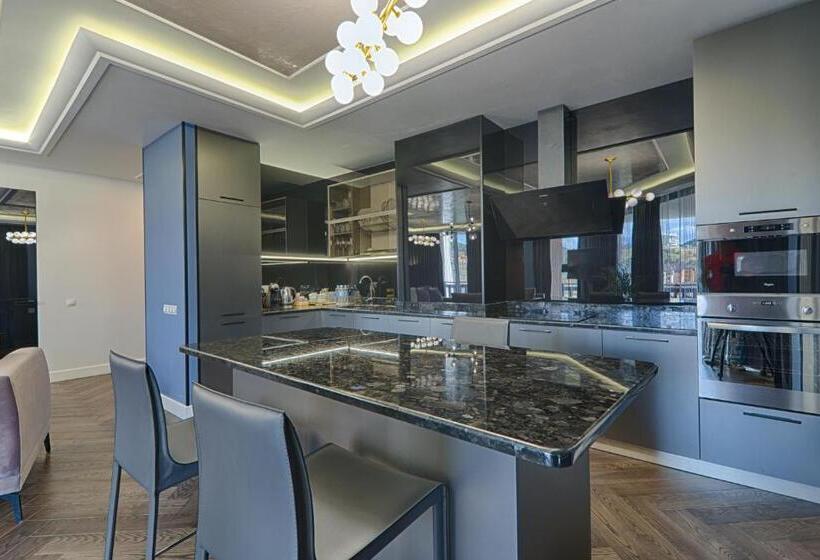 سوییت اجرایی, F&b Spa Resort