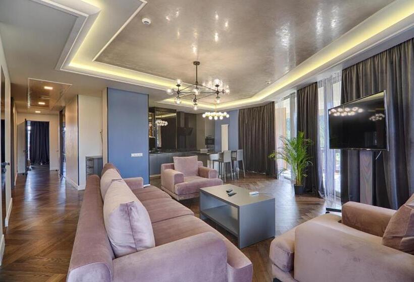 سوییت اجرایی, F&b Spa Resort