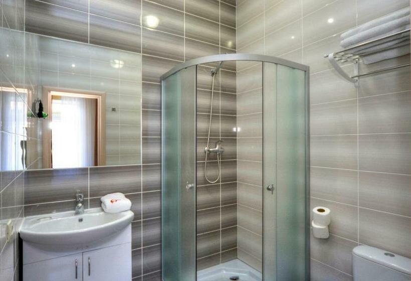 استودیوی استاندارد, Fire Inn