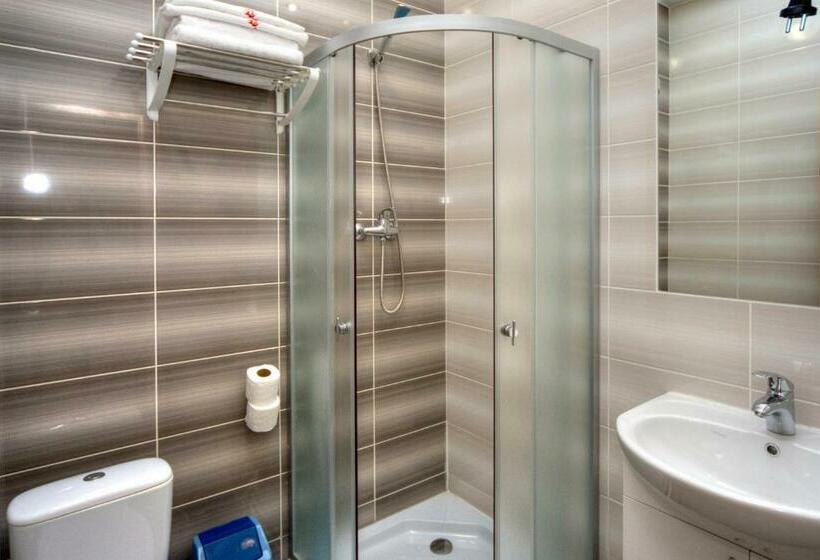 استودیوی استاندارد, Fire Inn