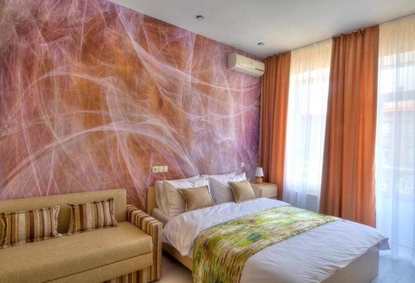 اتاق استاندارد با بالکن, Fire Inn