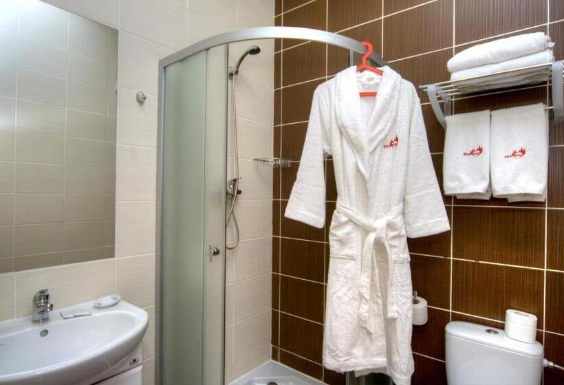 استودیوی سوپریور, Fire Inn